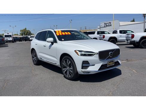 Used 2023 Volvo XC60 B5 Plus w/ Climate Package AWD/4WD image 5