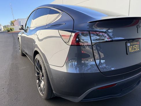 Used 2022 Tesla Model Y Performance AWD/4WD image 10