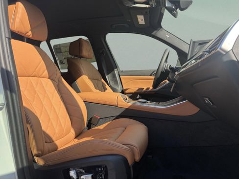 Used 2026 BMW X5 xDrive40i w/ Climate Comfort Package image 11