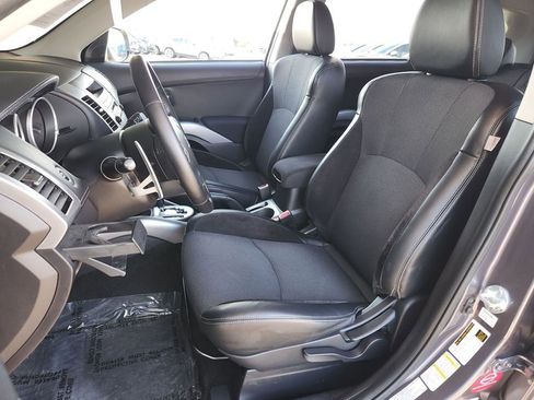 Used 2010 Mitsubishi Outlander XLS image 12