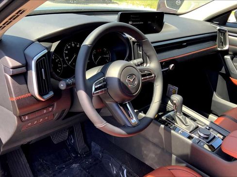 Used 2025 MAZDA CX-50 Meridian Edition w/ Weather Package image 8