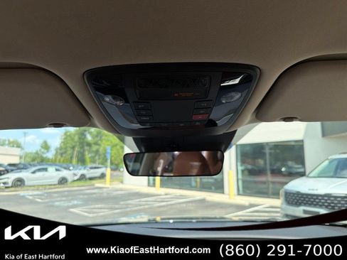 New 2026 Kia Carnival EX FWD image 24