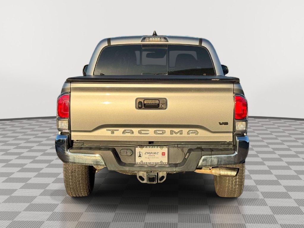 Used 2022 Toyota Tacoma TRD Off-Road AWD/4WD image 6