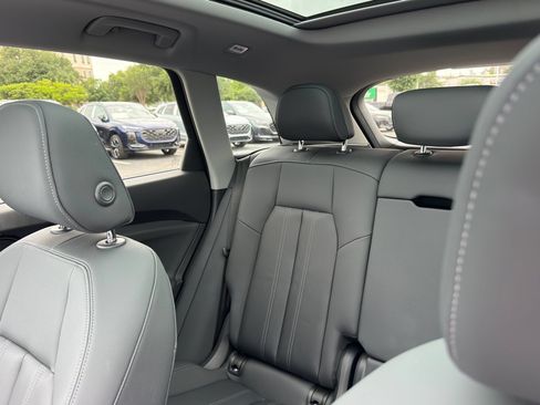 Used 2025 Audi Q5 Premium w/ Convenience Package AWD/4WD image 10