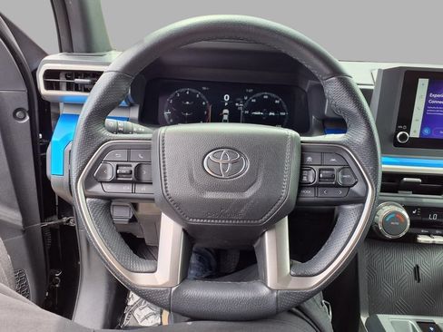 Used 2025 Toyota Tacoma TRD Off-Road AWD/4WD image 16