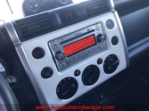 Used 2012 Toyota FJ Cruiser 4WD w/ Upgrade Pkg image 14