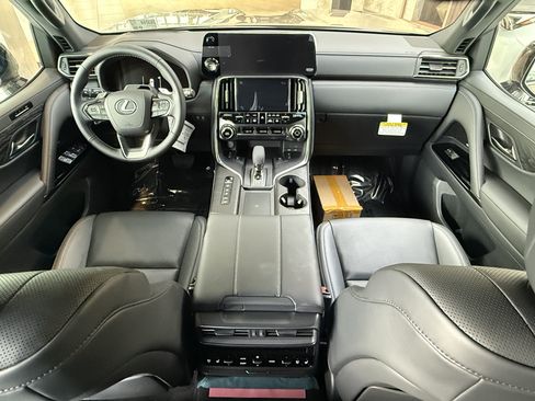 New 2026 Lexus LX 700h Overtrail AWD/4WD image 28