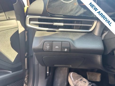 Used 2023 Hyundai Elantra SEL w/ Convenience Package FWD image 19