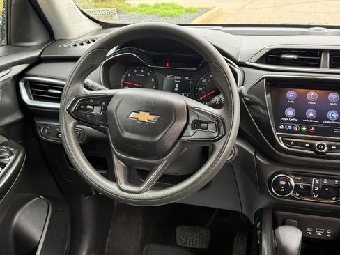 Used 2022 Chevrolet TrailBlazer LT w/ Convenience Package FWD image 14