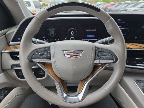Used 2022 Cadillac Escalade ESV Premium Luxury Platinum AWD/4WD image 25