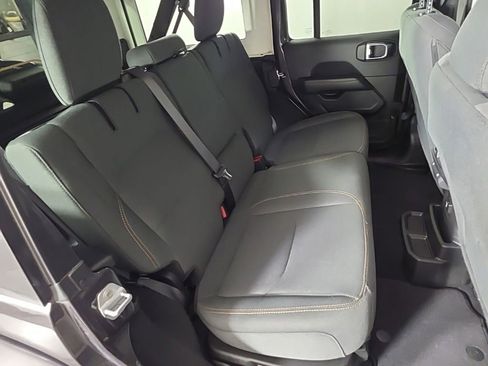 Used 2025 Jeep Wrangler Unlimited Sahara w/ Safety Group AWD/4WD image 38