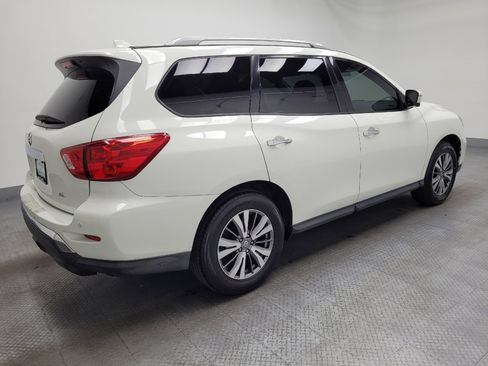 Used 2019 Nissan Pathfinder SL image 10