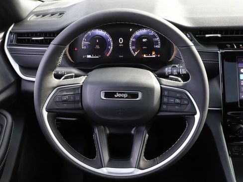 New 2025 Jeep Grand Cherokee 4WD image 21