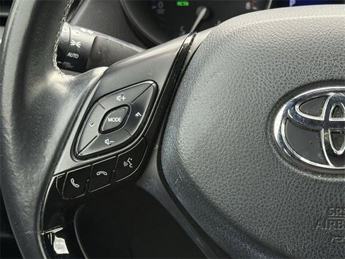 Used 2018 Toyota C-HR XLE image 13