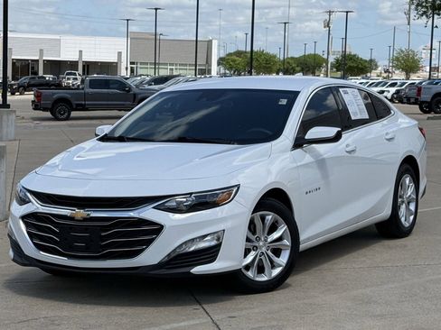 Used 2024 Chevrolet Malibu LT FWD image 2