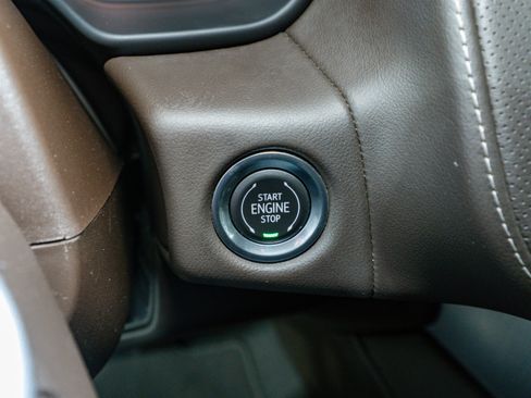 Used 2021 GMC Yukon SLT image 30