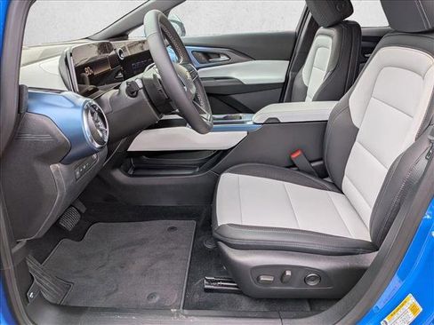 New 2026 Chevrolet Equinox EV LT image 15