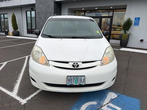 Used 2008 Toyota Sienna LE image 2