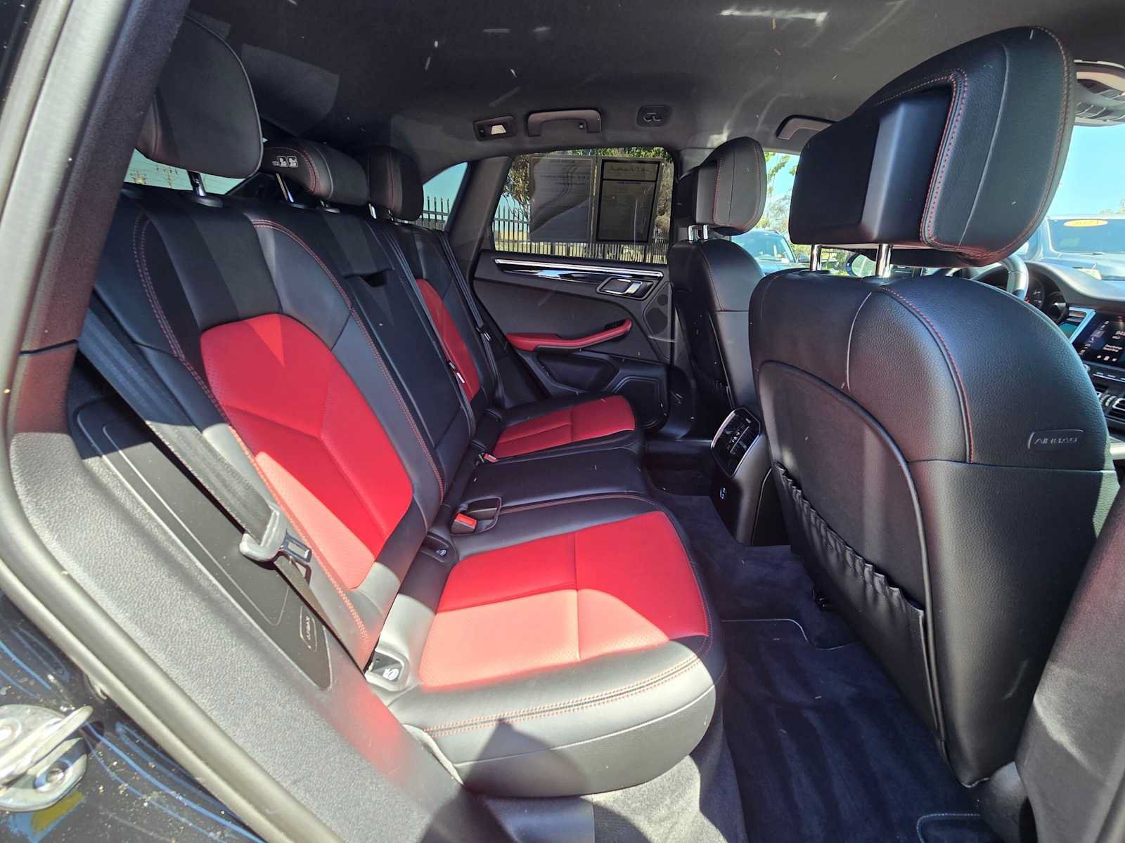 Used 2020 Porsche Macan AWD/4WD image 12
