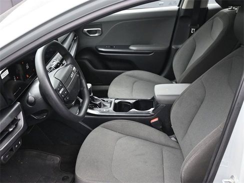 Used 2025 Kia K4 LXS image 20