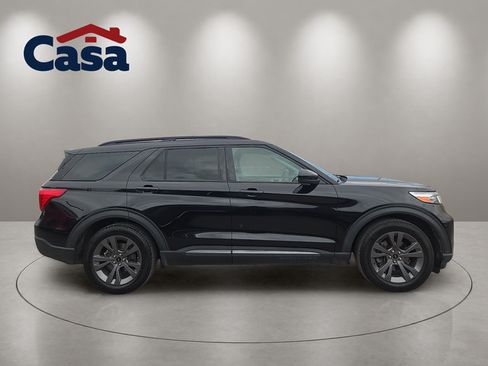 Used 2024 Ford Explorer XLT w/ Equipment Group 202A RWD image 6