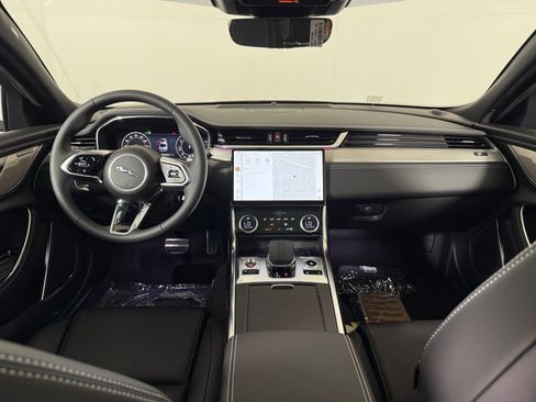 Used 2024 Jaguar XF R-Dynamic SE AWD/4WD image 14