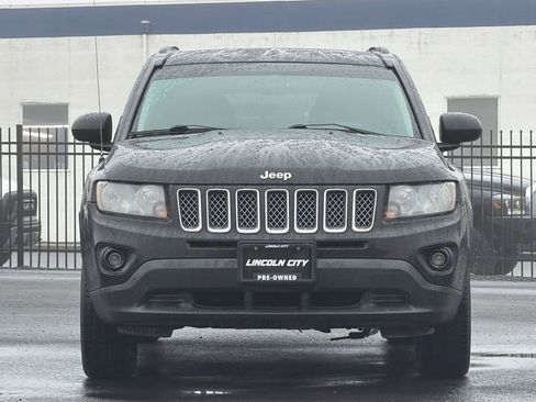 Used 2016 Jeep Compass Latitude image 8