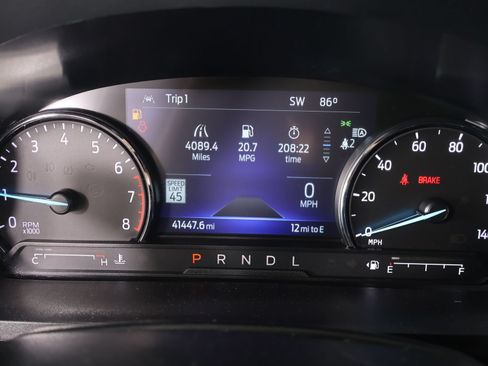 Used 2022 Ford Explorer XLT w/ Equipment Group 202A RWD image 4