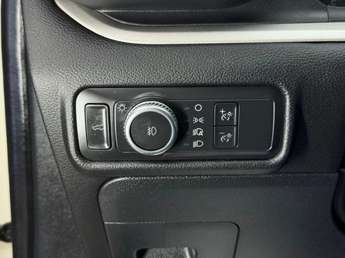 Used 2022 Ford Explorer XLT w/ Equipment Group 202A RWD image 31