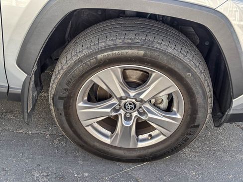 Used 2024 Toyota RAV4 XLE FWD image 10