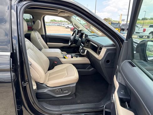 Used 2024 Ford Expedition Limited RWD image 14