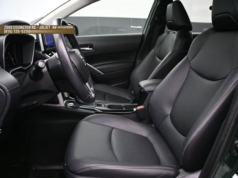 Used 2023 Toyota Corolla Cross XLE w/ Convenience Package FWD image 10