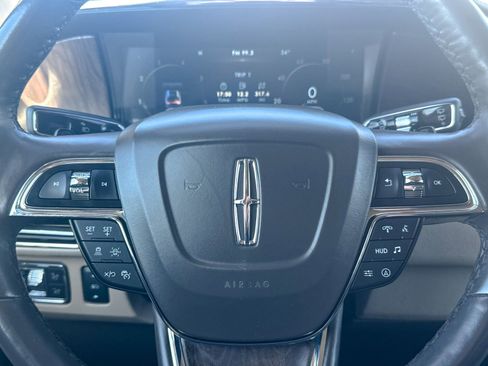 Used 2022 Lincoln Navigator Reserve image 45