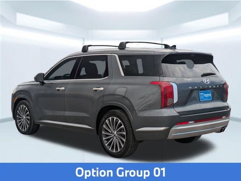 Used 2023 Hyundai Palisade Calligraphy FWD image 3