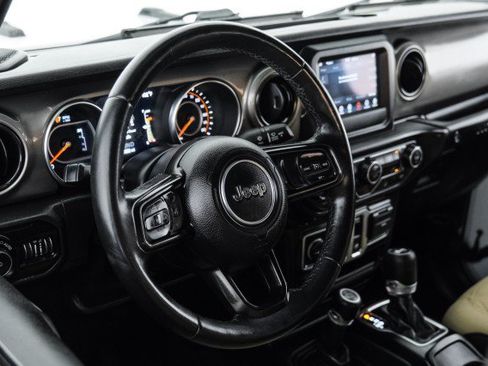 Used 2019 Jeep Wrangler Sport AWD/4WD image 12