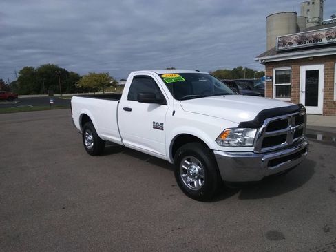 Used 2018 RAM 2500 Tradesman w/ Chrome Appearance Group image 4
