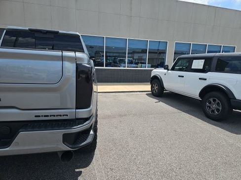 Used 2024 GMC Sierra 2500 Denali Ultimate w/ Max Trailering Package AWD/4WD image 7
