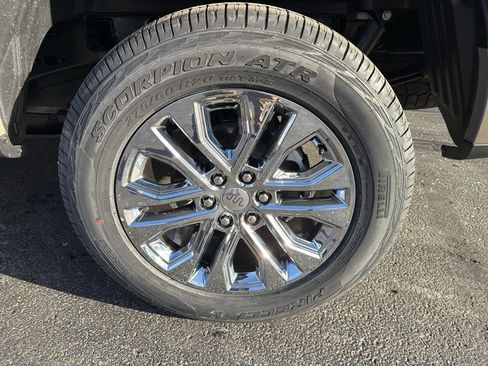 New 2025 Ford F150 King Ranch w/ FX4 Off-Road Package image 9