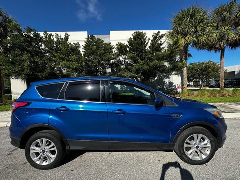 Used 2017 Ford Escape SE image 8