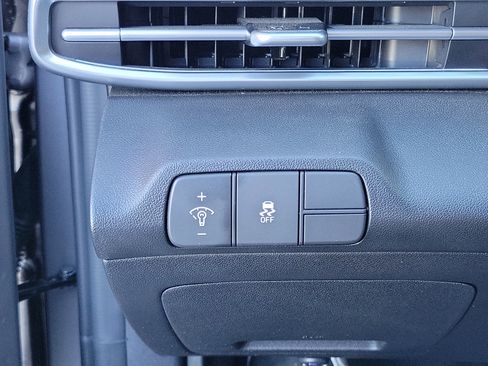 New 2025 Hyundai Elantra SEL image 12