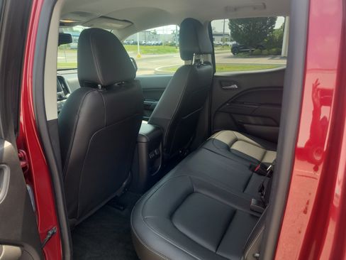 Used 2018 GMC Canyon SLT w/ Driver Alert Package AWD/4WD image 12