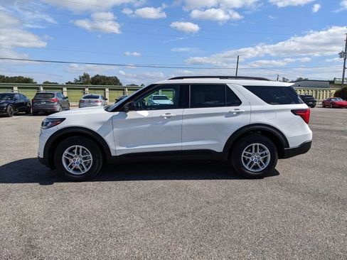 New 2026 Ford Explorer Active image 7