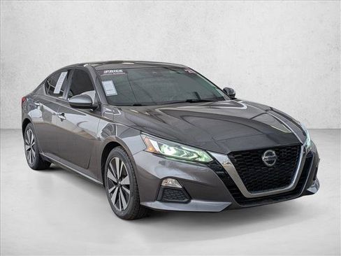 Used 2021 Nissan Altima 2.5 SV image 3