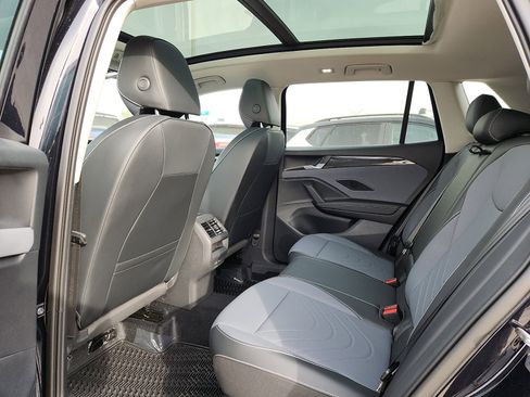 New 2026 Volkswagen Tiguan SE image 12