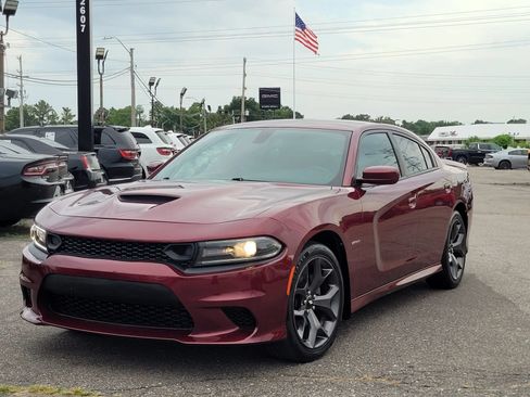 Used 2019 Dodge Charger R/T RWD image 9
