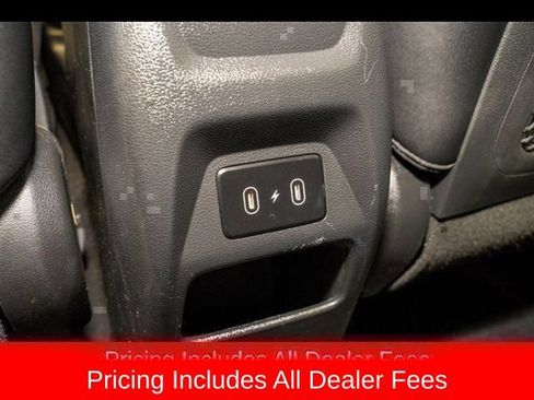 Used 2024 Hyundai Venue Limited FWD image 7