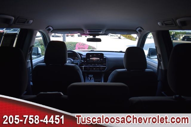 Used 2024 Nissan Pathfinder SV AWD/4WD image 11