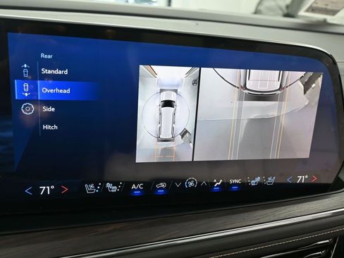 New 2025 Chevrolet Suburban Premier image 21