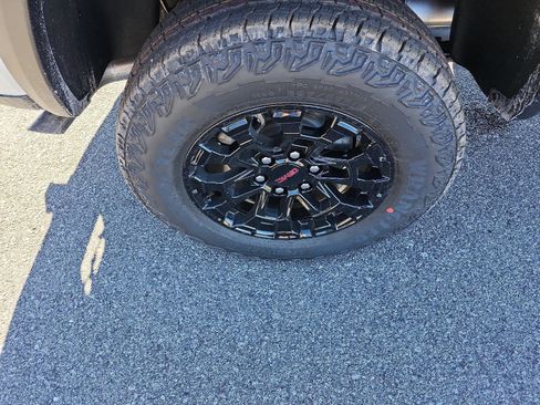 New 2026 GMC Canyon Elevation image 6