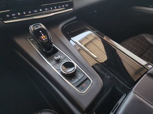 Used 2023 Cadillac Escalade Premium Luxury Platinum RWD image 18